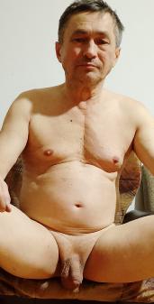 Dohoda 2-5F+1M, styl CFNM, nahota mi nevadí.